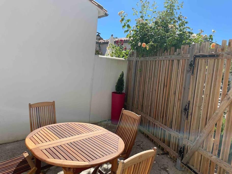 Maison De Vacances La Flotte 00491Ui Extérieur photo