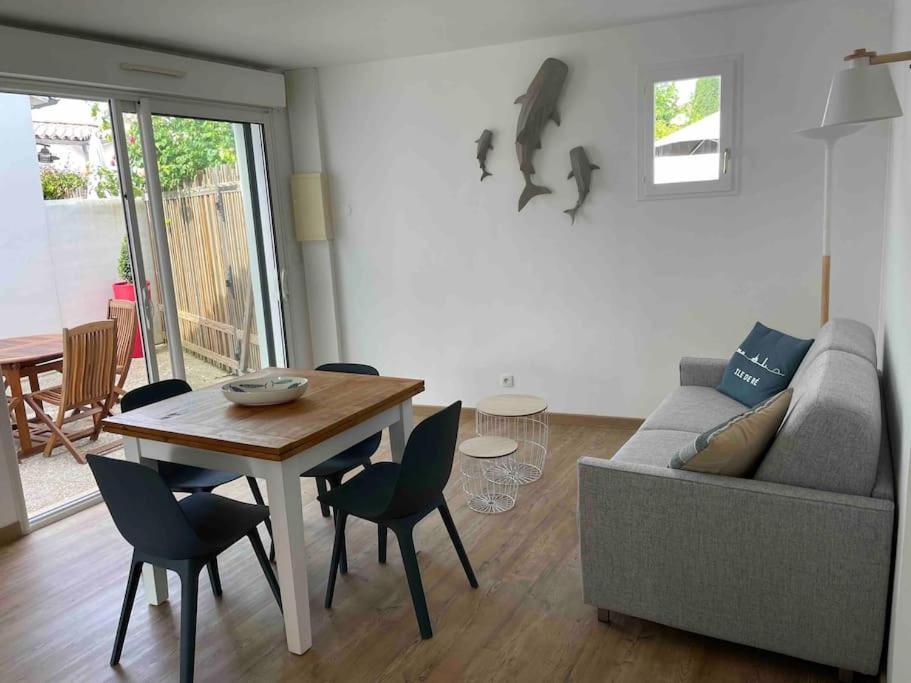 Maison De Vacances La Flotte 00491Ui Extérieur photo